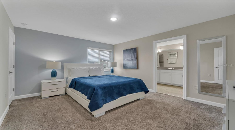 DAVENPORT, Florida 33896, 5 Bedrooms Bedrooms, ,4 BathroomsBathrooms,Residential,For Sale,PEBBLE BEACH,0,MFRG5094805
