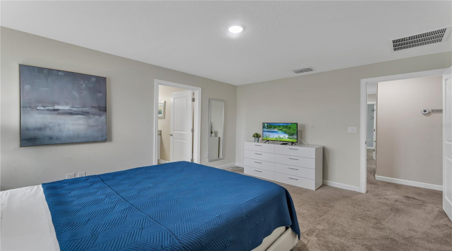 DAVENPORT, Florida 33896, 5 Bedrooms Bedrooms, ,4 BathroomsBathrooms,Residential,For Sale,PEBBLE BEACH,0,MFRG5094805