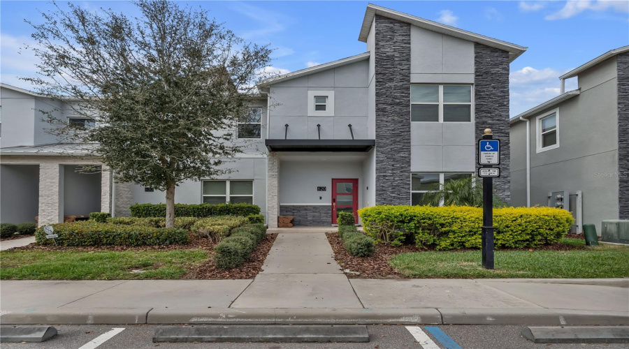 DAVENPORT, Florida 33896, 5 Bedrooms Bedrooms, ,4 BathroomsBathrooms,Residential,For Sale,PEBBLE BEACH,0,MFRG5094805
