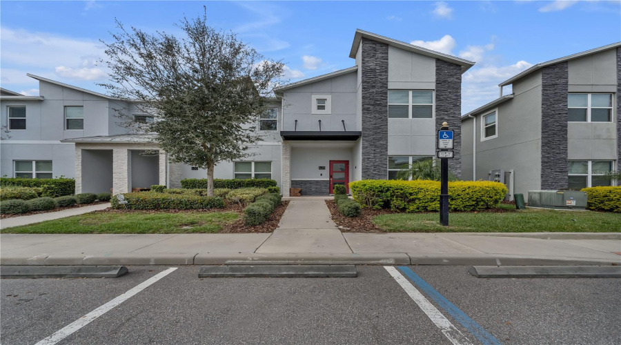 DAVENPORT, Florida 33896, 5 Bedrooms Bedrooms, ,4 BathroomsBathrooms,Residential,For Sale,PEBBLE BEACH,0,MFRG5094805