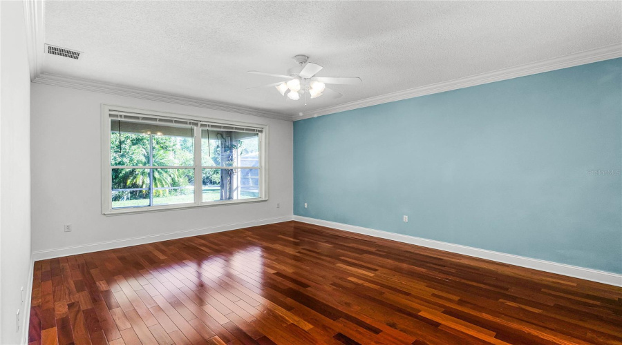 Primary bedroom, 1st floor
