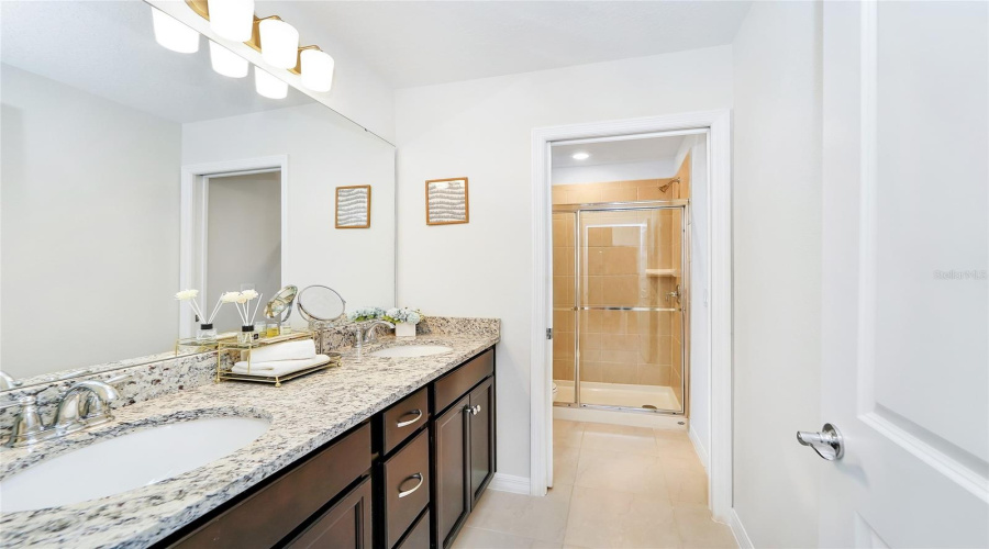DAVENPORT, Florida 33897, 7 Bedrooms Bedrooms, ,5 BathroomsBathrooms,Residential,For Sale,LILAC,0,MFRO6294599