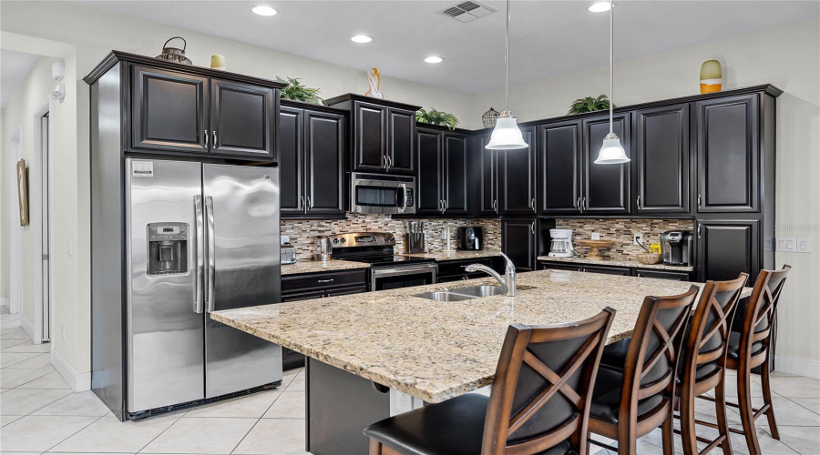 DAVENPORT, Florida 33896, 4 Bedrooms Bedrooms, ,4 BathroomsBathrooms,Residential,For Sale,CAPTIVA,0,MFRS5123537