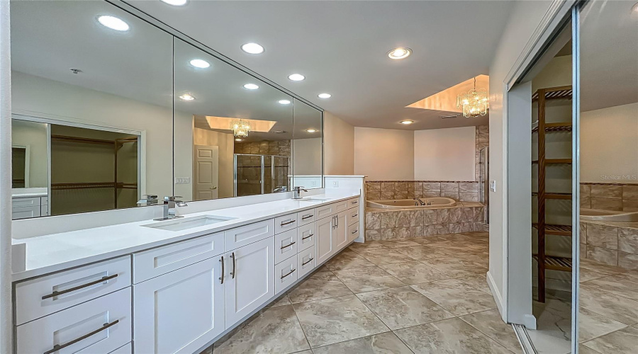 ORLANDO, Florida 32836, 3 Bedrooms Bedrooms, ,2 BathroomsBathrooms,Residential,For Sale,THE ESPLANADE,0,MFRO6294223