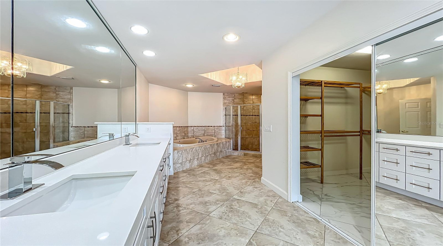ORLANDO, Florida 32836, 3 Bedrooms Bedrooms, ,2 BathroomsBathrooms,Residential,For Sale,THE ESPLANADE,0,MFRO6294223