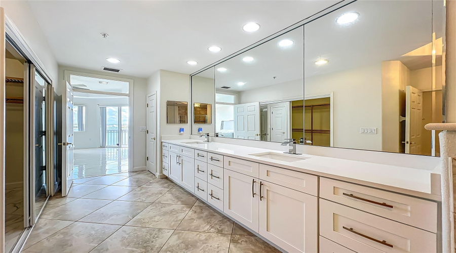 ORLANDO, Florida 32836, 3 Bedrooms Bedrooms, ,2 BathroomsBathrooms,Residential,For Sale,THE ESPLANADE,0,MFRO6294223