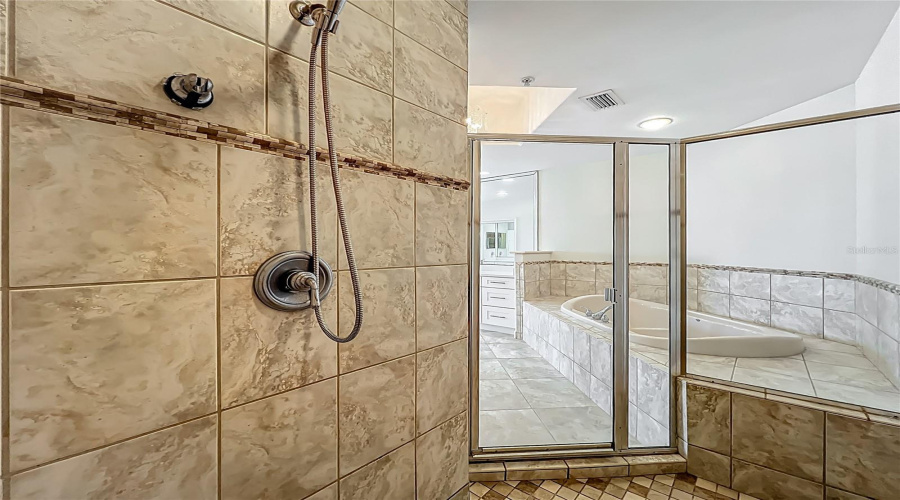 ORLANDO, Florida 32836, 3 Bedrooms Bedrooms, ,2 BathroomsBathrooms,Residential,For Sale,THE ESPLANADE,0,MFRO6294223