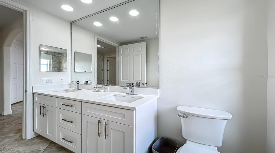 ORLANDO, Florida 32836, 3 Bedrooms Bedrooms, ,2 BathroomsBathrooms,Residential,For Sale,THE ESPLANADE,0,MFRO6294223