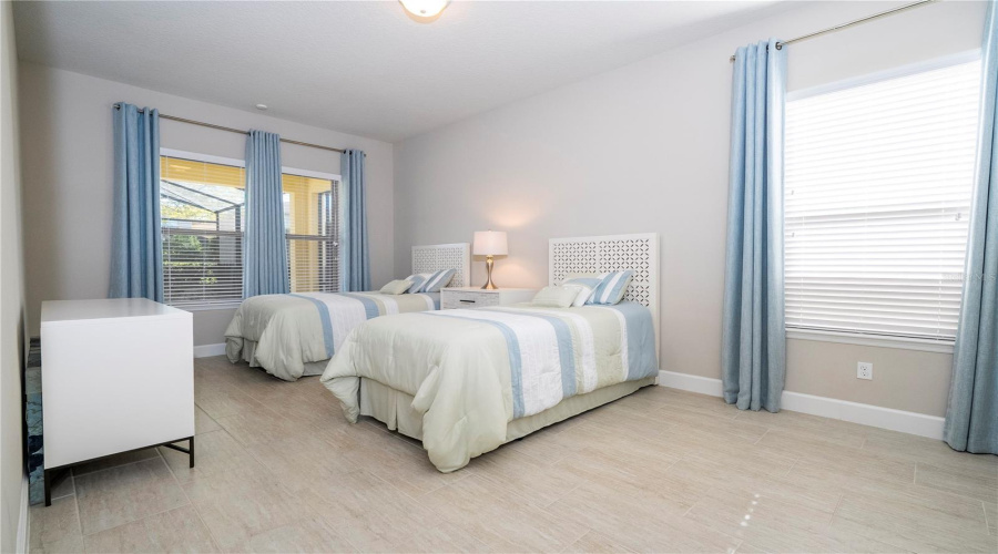 ORLANDO, Florida 32836, 4 Bedrooms Bedrooms, ,4 BathroomsBathrooms,Residential,For Sale,ROYAL ESTATES,0,MFRO6295131