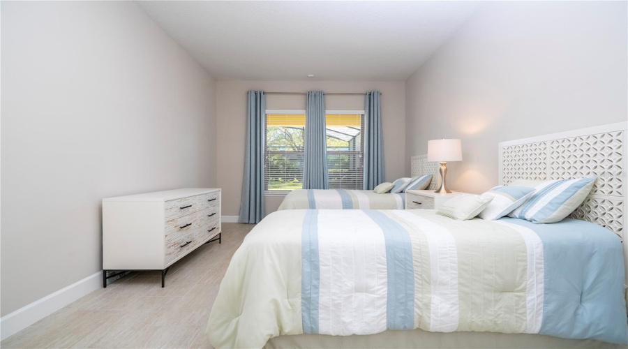 ORLANDO, Florida 32836, 4 Bedrooms Bedrooms, ,4 BathroomsBathrooms,Residential,For Sale,ROYAL ESTATES,0,MFRO6295131