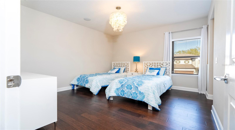 ORLANDO, Florida 32836, 4 Bedrooms Bedrooms, ,4 BathroomsBathrooms,Residential,For Sale,ROYAL ESTATES,0,MFRO6295131