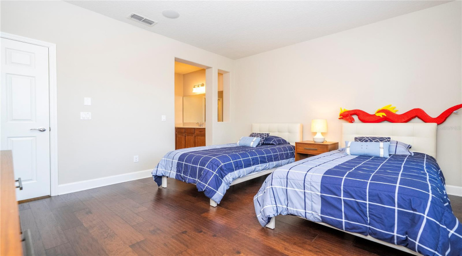 ORLANDO, Florida 32836, 4 Bedrooms Bedrooms, ,4 BathroomsBathrooms,Residential,For Sale,ROYAL ESTATES,0,MFRO6295131