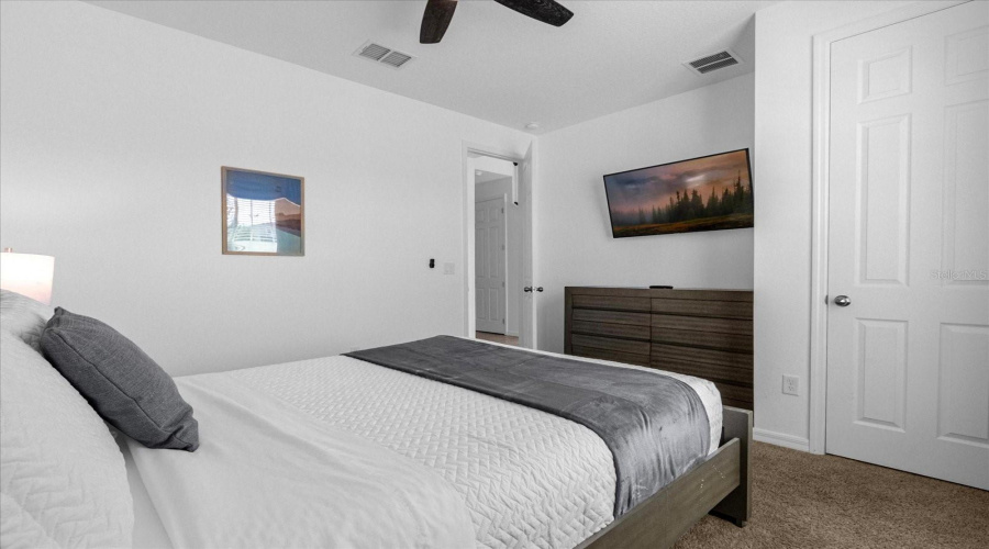 KISSIMMEE, Florida 34747, 4 Bedrooms Bedrooms, ,4 BathroomsBathrooms,Residential,For Sale,TROPICAL PALMS,0,MFRO6295235