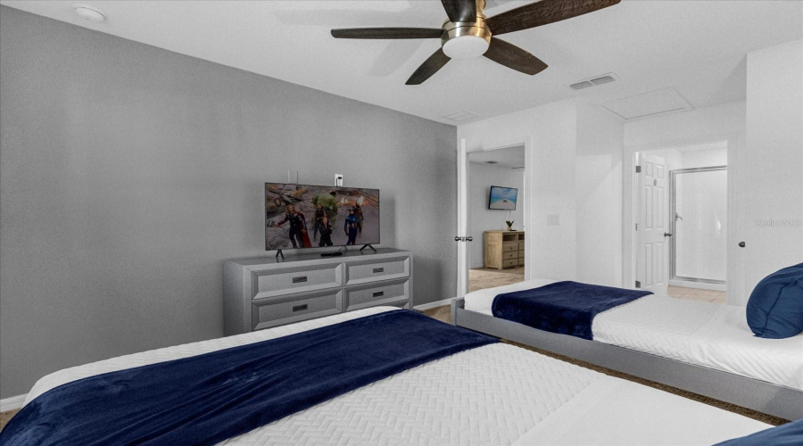 KISSIMMEE, Florida 34747, 4 Bedrooms Bedrooms, ,4 BathroomsBathrooms,Residential,For Sale,TROPICAL PALMS,0,MFRO6295235