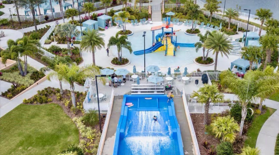 KISSIMMEE, Florida 34747, 4 Bedrooms Bedrooms, ,4 BathroomsBathrooms,Residential,For Sale,TROPICAL PALMS,0,MFRO6295235