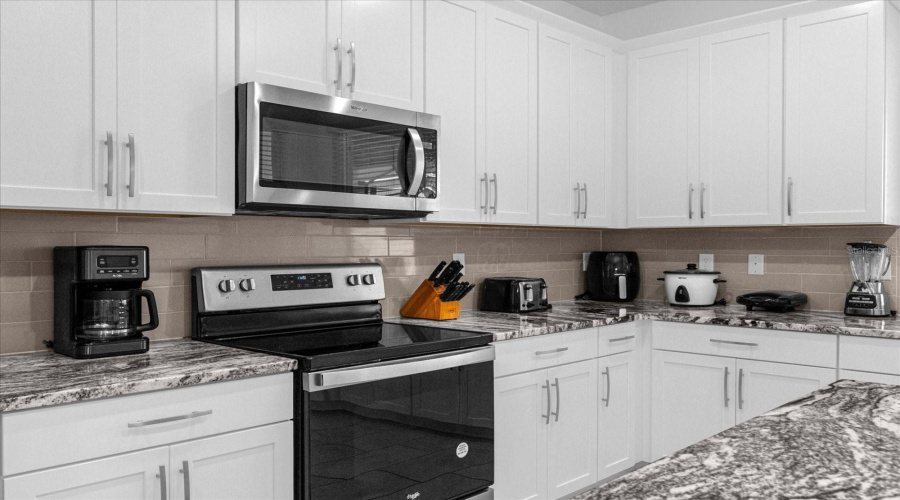 KISSIMMEE, Florida 34747, 4 Bedrooms Bedrooms, ,4 BathroomsBathrooms,Residential,For Sale,TROPICAL PALMS,0,MFRO6295235