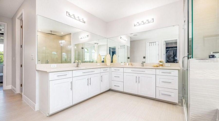 Orlando, Florida 32836, 4 Bedrooms Bedrooms, ,3 Bathroomsbathrooms,Residential,For Sale,Brixford,Mfro6287089