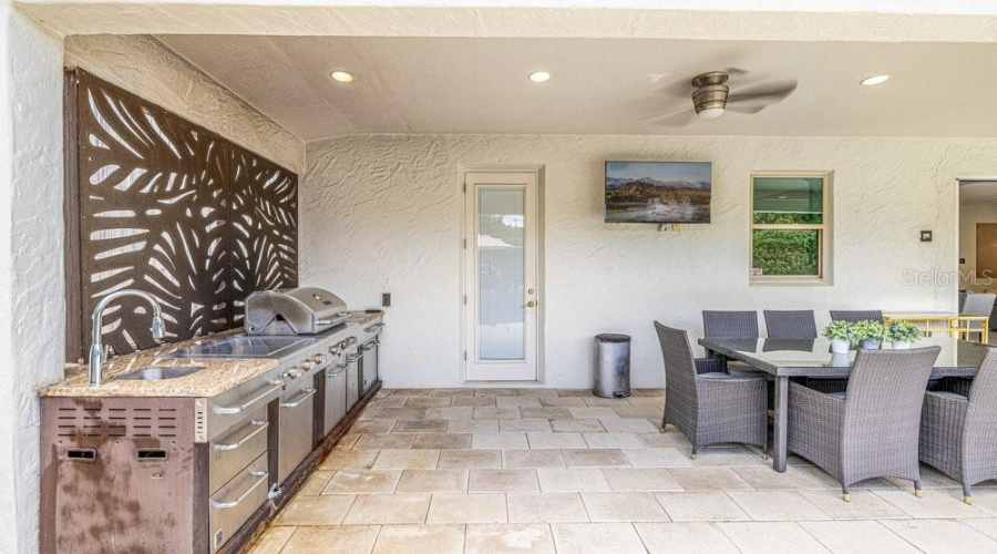 Orlando, Florida 32836, 4 Bedrooms Bedrooms, ,3 Bathroomsbathrooms,Residential,For Sale,Brixford,Mfro6287089
