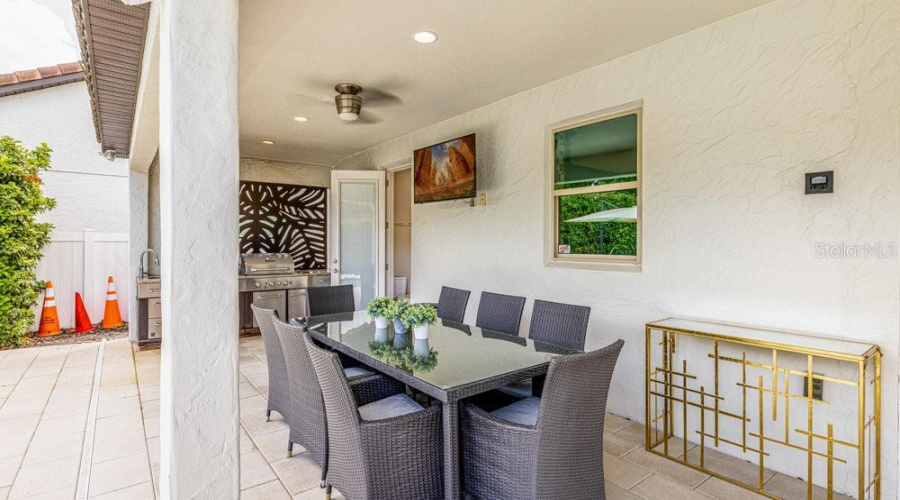 Orlando, Florida 32836, 4 Bedrooms Bedrooms, ,3 Bathroomsbathrooms,Residential,For Sale,Brixford,Mfro6287089