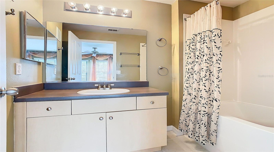 Celebration, Florida 34747, 2 Bedrooms Bedrooms, ,2 Bathroomsbathrooms,Residential,For Sale,Centervale,Mfrs5123714