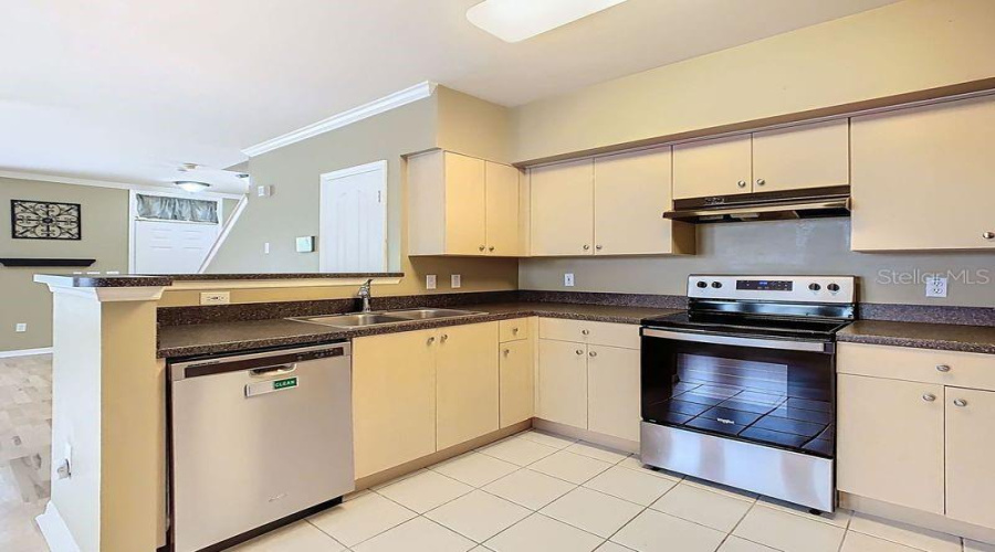 Celebration, Florida 34747, 2 Bedrooms Bedrooms, ,2 Bathroomsbathrooms,Residential,For Sale,Centervale,Mfrs5123714
