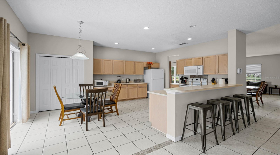 Davenport, Florida 33897, 7 Bedrooms Bedrooms, ,5 Bathroomsbathrooms,Residential,For Sale,Mcfee,Mfrs5123764
