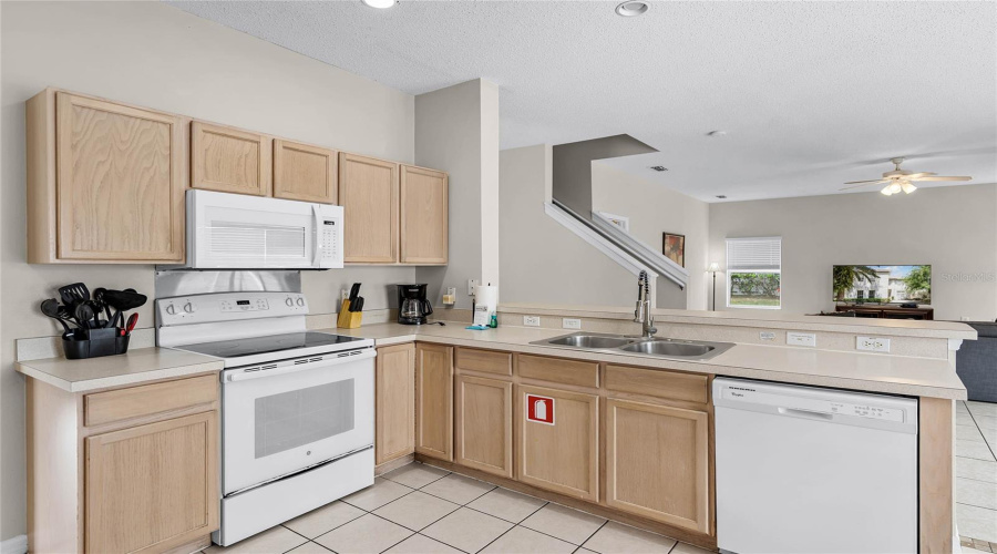 Davenport, Florida 33897, 7 Bedrooms Bedrooms, ,5 Bathroomsbathrooms,Residential,For Sale,Mcfee,Mfrs5123764