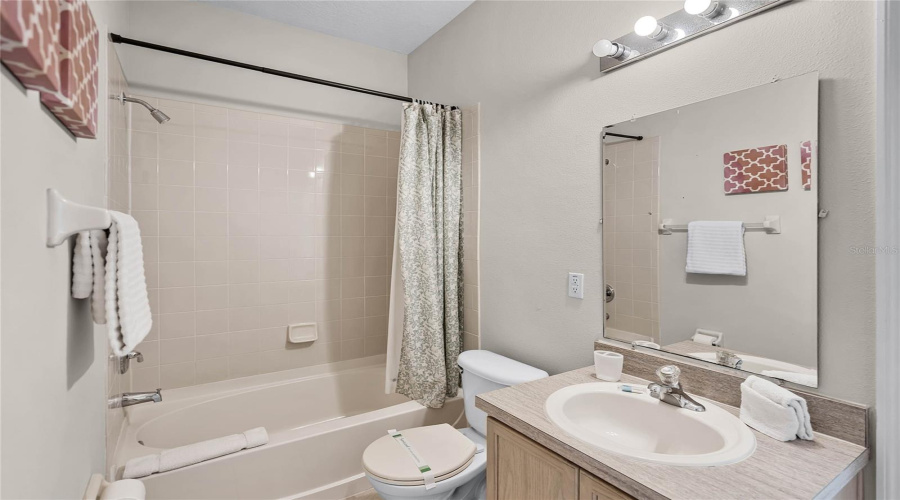 Davenport, Florida 33897, 7 Bedrooms Bedrooms, ,5 Bathroomsbathrooms,Residential,For Sale,Mcfee,Mfrs5123764