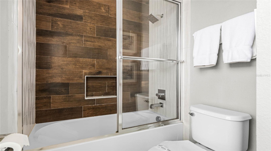 KISSIMMEE, Florida 34747, 4 Bedrooms Bedrooms, ,5 BathroomsBathrooms,Residential,For Sale,SUNRISE SHORES,0,MFRS5123862