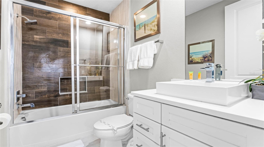 KISSIMMEE, Florida 34747, 4 Bedrooms Bedrooms, ,5 BathroomsBathrooms,Residential,For Sale,SUNRISE SHORES,0,MFRS5123862