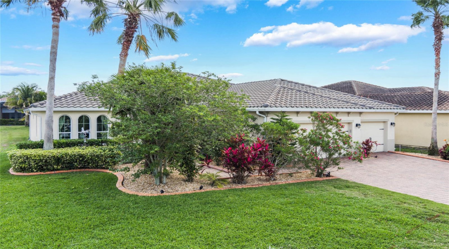 KISSIMMEE, Florida 34746, 3 Bedrooms Bedrooms, ,2 BathroomsBathrooms,Residential,For Sale,PARADISO,0,MFRO6295394