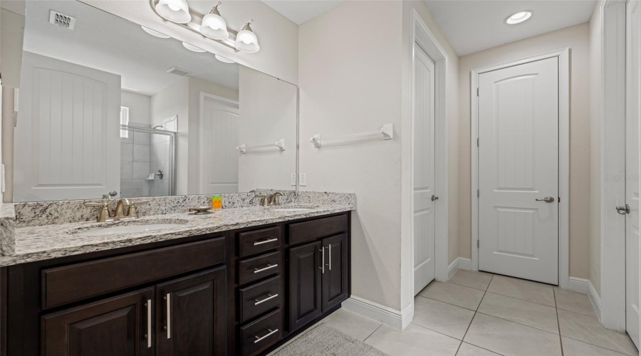 KISSIMMEE, Florida 34747, 6 Bedrooms Bedrooms, ,6 BathroomsBathrooms,Residential,For Sale,MARKER,0,MFRO6294390