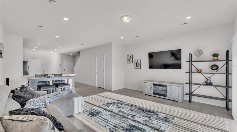 Davenport, Florida 33896, 3 Bedrooms Bedrooms, ,2 Bathroomsbathrooms,Residential,For Sale,Delightful,Mfrl4951889