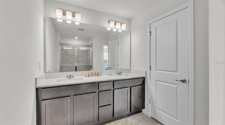 Davenport, Florida 33896, 3 Bedrooms Bedrooms, ,2 Bathroomsbathrooms,Residential,For Sale,Delightful,Mfrl4951889