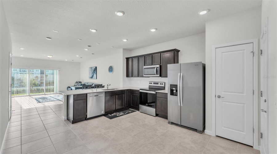 Davenport, Florida 33896, 3 Bedrooms Bedrooms, ,2 Bathroomsbathrooms,Residential,For Sale,Delightful,Mfrl4951889