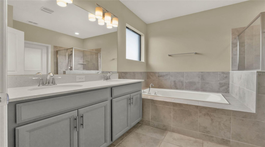 Davenport, Florida 33896, 3 Bedrooms Bedrooms, ,2 Bathroomsbathrooms,Residential,For Sale,Payne Stewart,Mfro6295165
