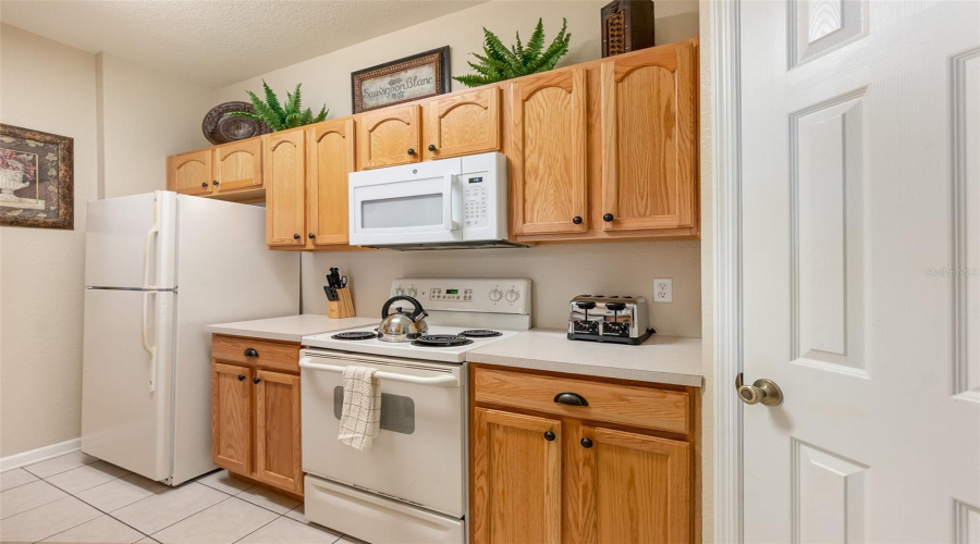 Kissimmee, Florida 34747, 3 Bedrooms Bedrooms, ,2 Bathroomsbathrooms,Residential,For Sale,Comrow,Mfro6295565