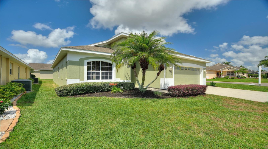 Davenport, Florida 33837, 2 Bedrooms Bedrooms, ,2 Bathroomsbathrooms,Residential,For Sale,Ashton Dr,Mfrs5094940