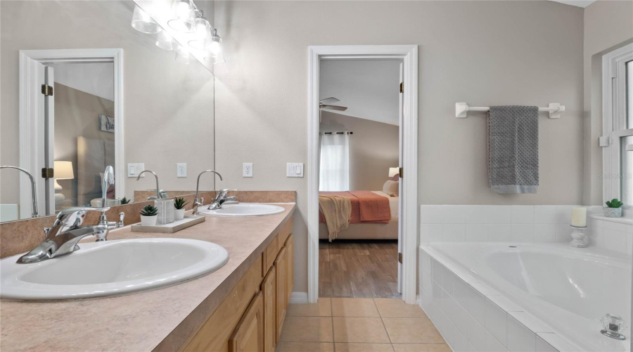 Davenport, Florida 33897, 3 Bedrooms Bedrooms, ,2 Bathroomsbathrooms,Residential,For Sale,Highgate Park,Mfrs5122895