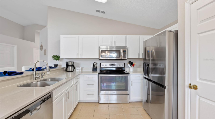 Davenport, Florida 33897, 3 Bedrooms Bedrooms, ,2 Bathroomsbathrooms,Residential,For Sale,Highgate Park,Mfrs5122895