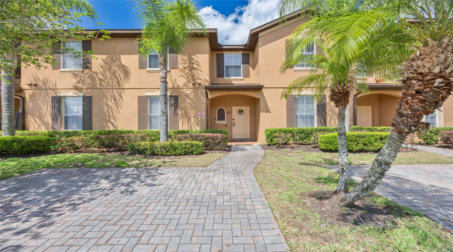 Davenport, Florida 33897, 4 Bedrooms Bedrooms, ,3 Bathroomsbathrooms,Residential,For Sale,Calabria,Mfrtb8365420