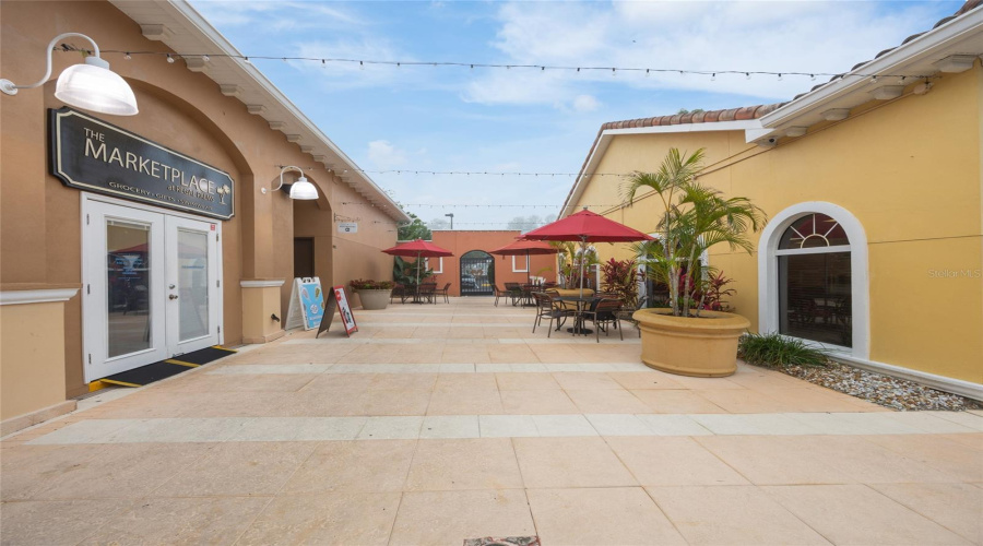 Davenport, Florida 33897, 4 Bedrooms Bedrooms, ,3 Bathroomsbathrooms,Residential,For Sale,Calabria,Mfrtb8365420