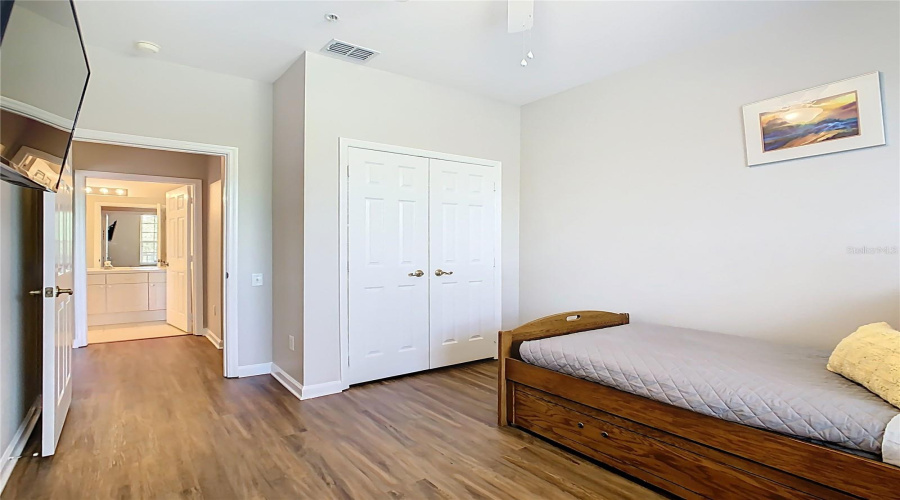 Guest Bedroom 2 – Flexible for office or visitors.