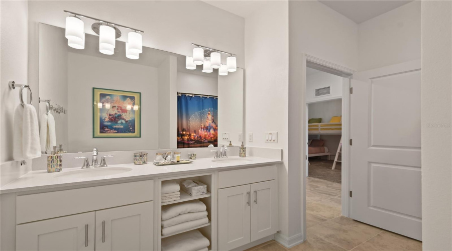 KISSIMMEE, Florida 34746, 2 Bedrooms Bedrooms, ,2 BathroomsBathrooms,Residential,For Sale,PARADOX,0,MFRO6296200