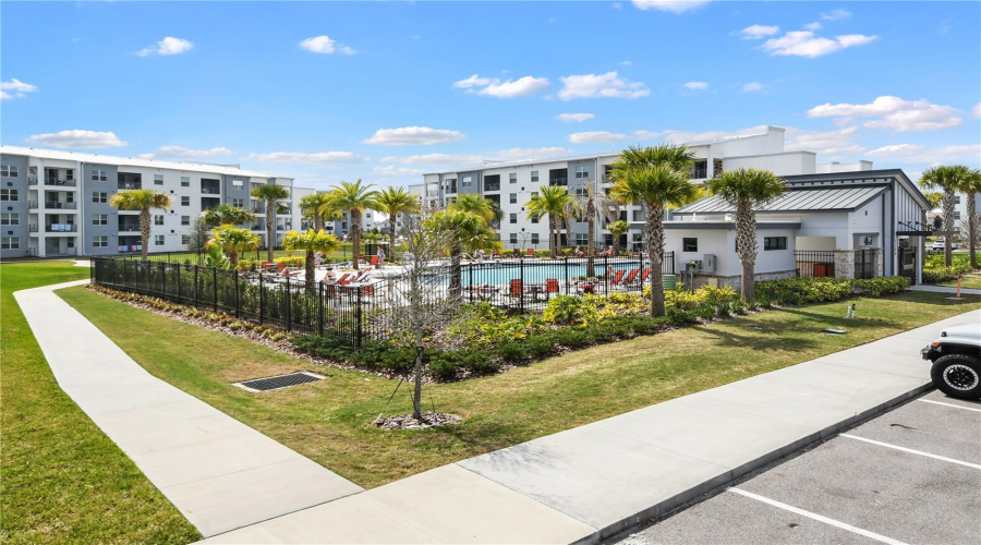 KISSIMMEE, Florida 34746, 2 Bedrooms Bedrooms, ,2 BathroomsBathrooms,Residential,For Sale,PARADOX,0,MFRO6296200