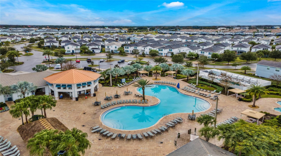 KISSIMMEE, Florida 34746, 2 Bedrooms Bedrooms, ,2 BathroomsBathrooms,Residential,For Sale,PARADOX,0,MFRO6296200