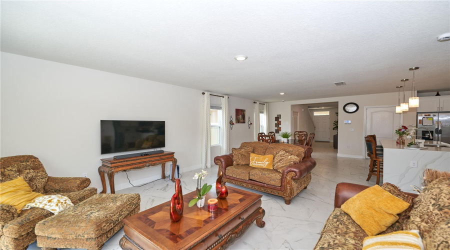 DAVENPORT, Florida 33837, 5 Bedrooms Bedrooms, ,3 BathroomsBathrooms,Residential,For Sale,BERRY,0,MFRO6293790