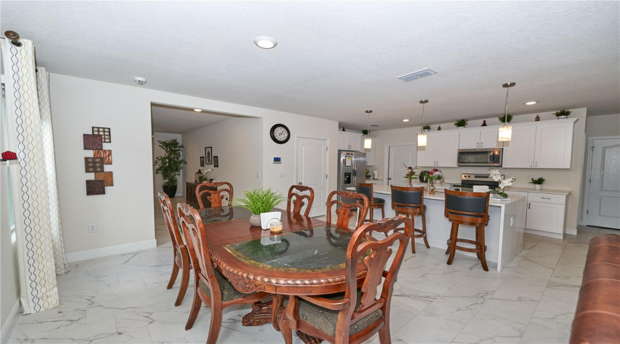 DAVENPORT, Florida 33837, 5 Bedrooms Bedrooms, ,3 BathroomsBathrooms,Residential,For Sale,BERRY,0,MFRO6293790