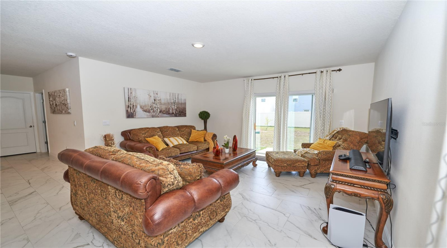 DAVENPORT, Florida 33837, 5 Bedrooms Bedrooms, ,3 BathroomsBathrooms,Residential,For Sale,BERRY,0,MFRO6293790