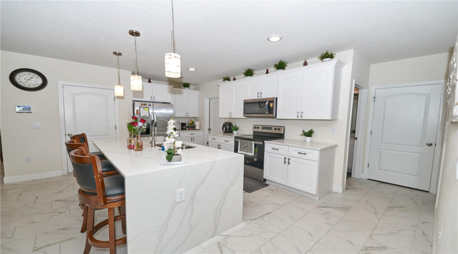 DAVENPORT, Florida 33837, 5 Bedrooms Bedrooms, ,3 BathroomsBathrooms,Residential,For Sale,BERRY,0,MFRO6293790